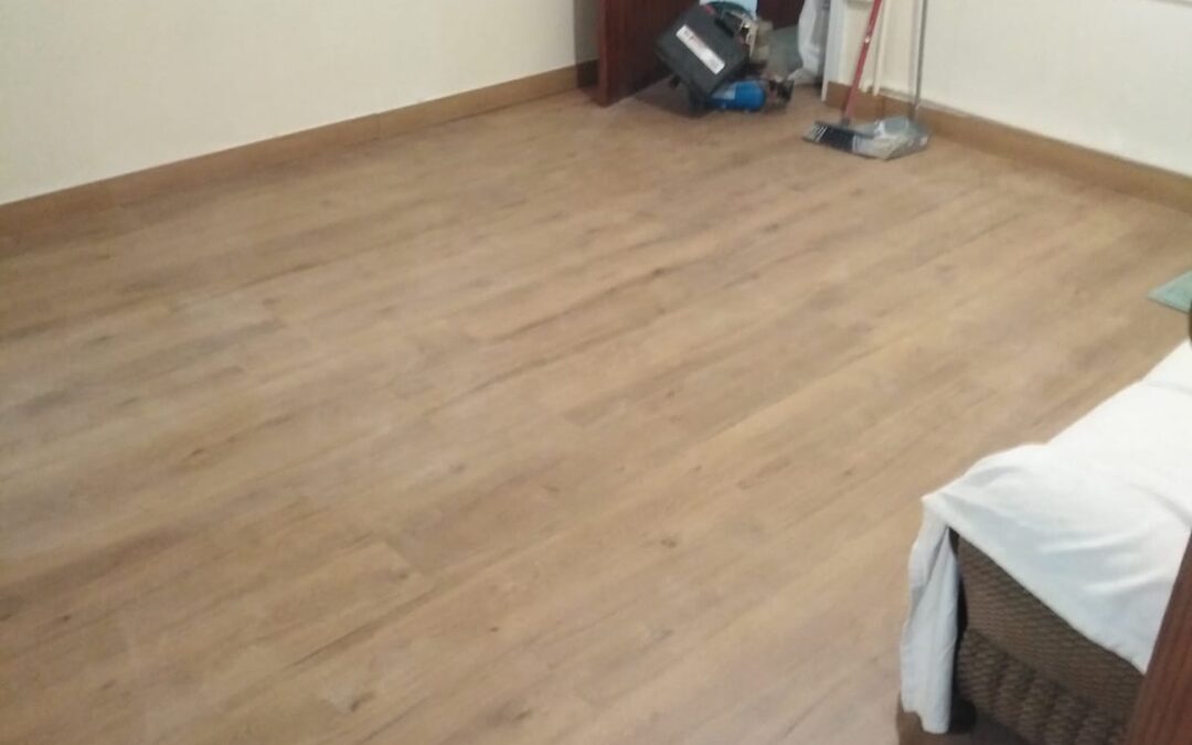 Cambio de tarima laminada Ac5 roble alazan