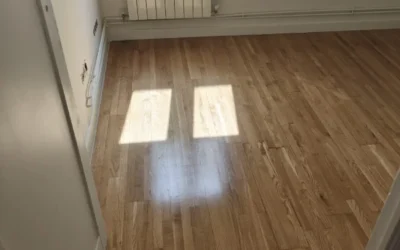 Lijado y Barnizado de Tarima Maciza de Roble con Poliuretano Satinado en Madrid